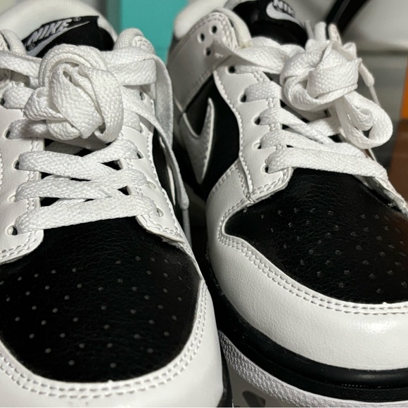 Reverse Panda Nike Dunks - Picture 8 of 9